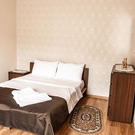 Bilya Richky Hotel Kamianets-Podilskyi Exterior photo