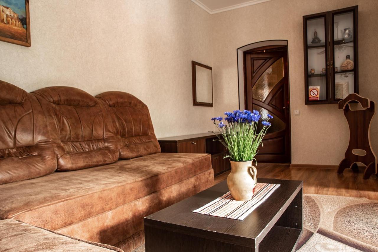 Bilya Richky Hotel Kamianets-Podilskyi Exterior photo